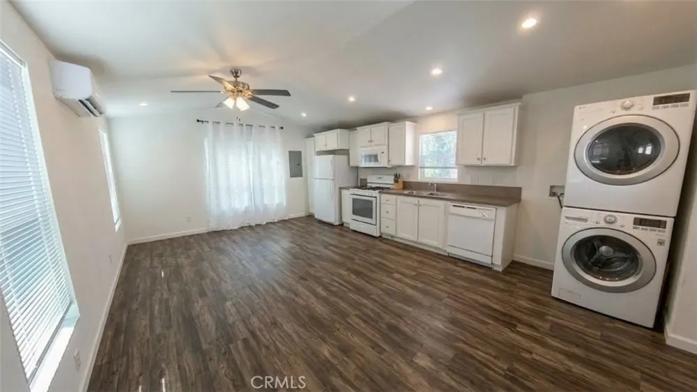 2767 W 1st #12 Santa Ana, CA 92703