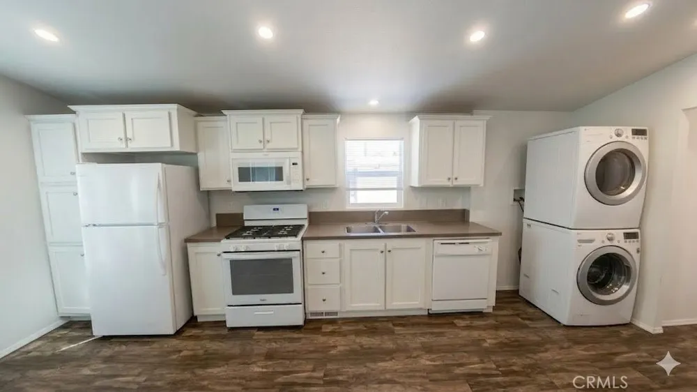 2767 W 1st #12 Santa Ana, CA 92703
