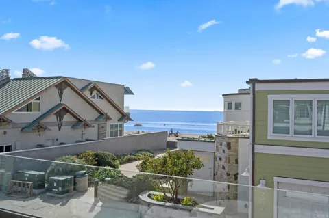 2211 Ocean Front