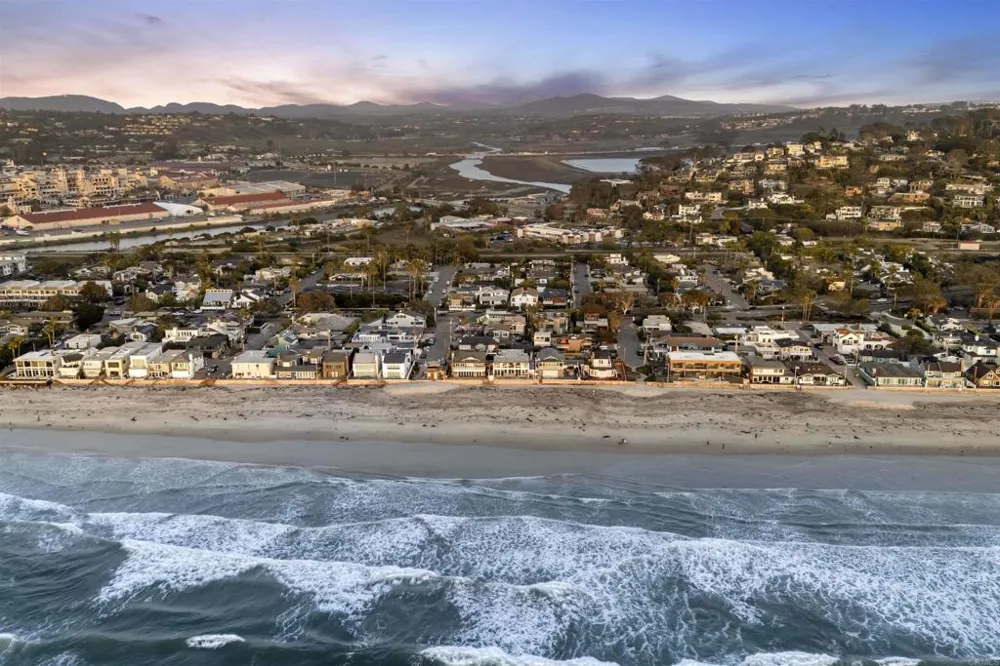 219 24th St Del Mar, CA 92014