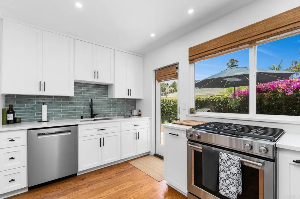 219 24th St Del Mar, CA 92014