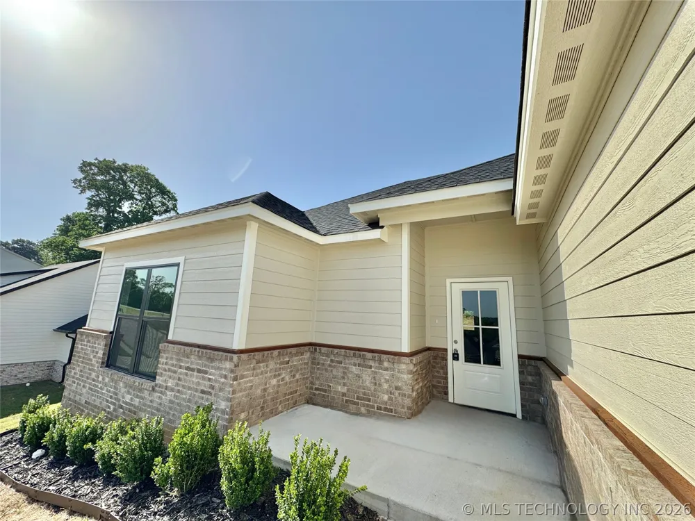 824 E Harlan Drive Tahlequah, OK 74464