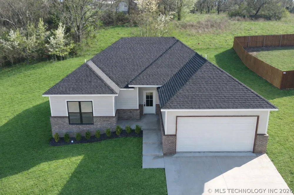 824 E Harlan Drive Tahlequah, OK 74464