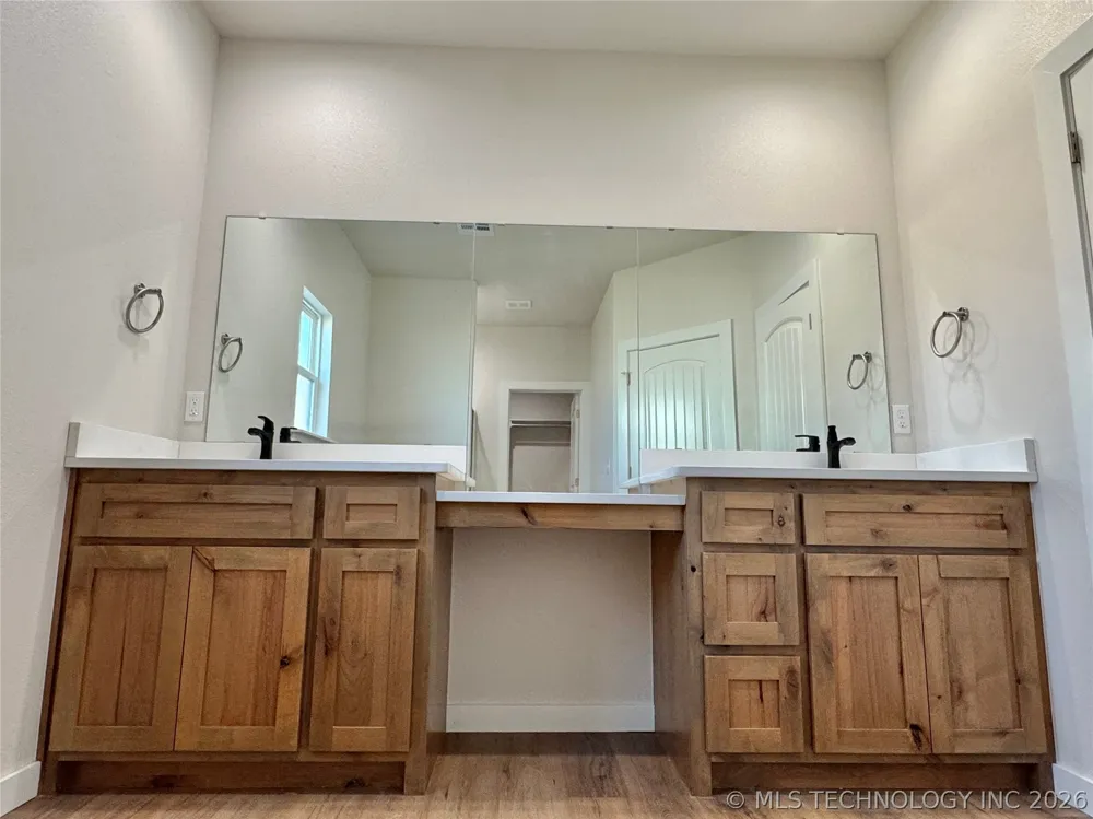 824 E Harlan Drive Tahlequah, OK 74464