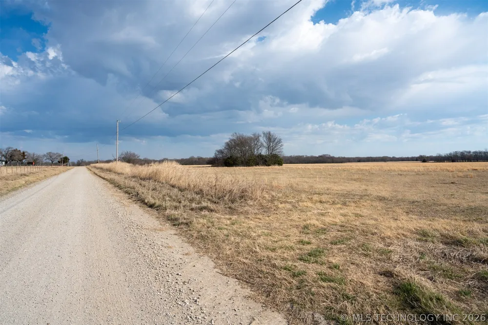 3 320 ROAD Morris, OK 74445