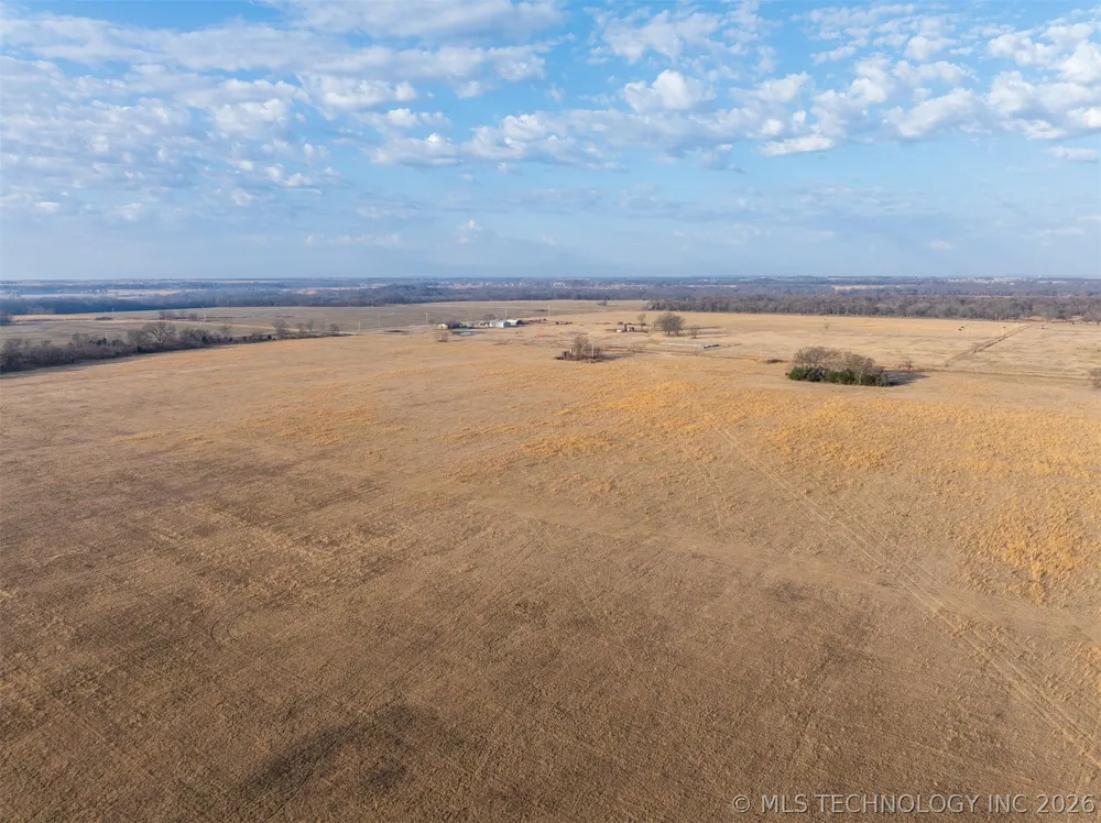 3 320 ROAD Morris, OK 74445