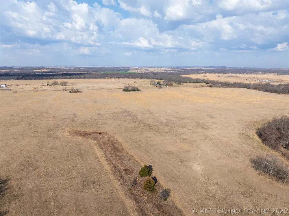 3 320 ROAD Morris, OK 74445