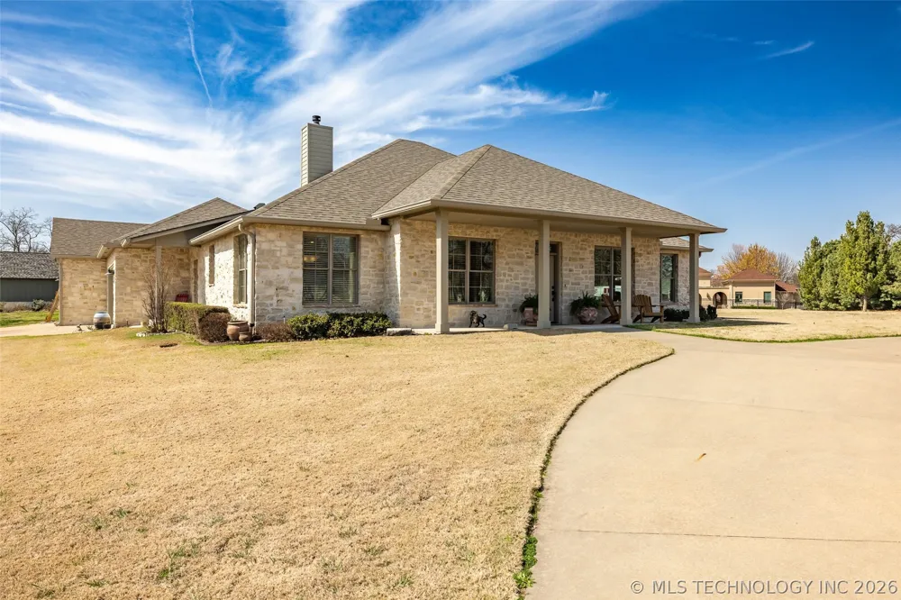 33389 S Coves Drive Afton, OK 74331