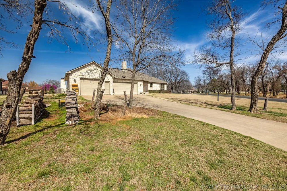 33389 S Coves Drive Afton, OK 74331