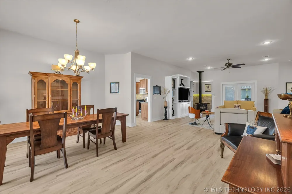 33389 S Coves Drive Afton, OK 74331