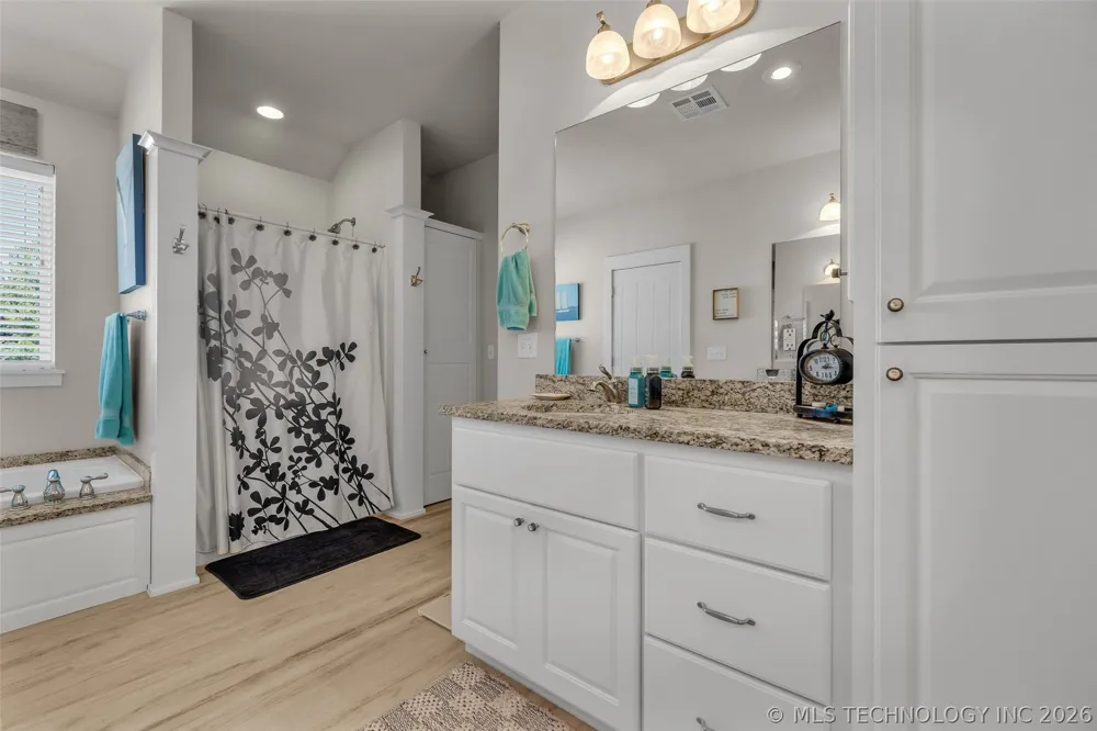 33389 S Coves Drive Afton, OK 74331