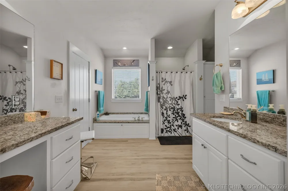 33389 S Coves Drive Afton, OK 74331