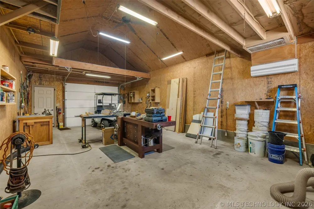 33389 S Coves Drive Afton, OK 74331