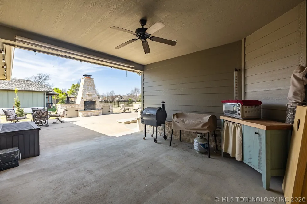 33389 S Coves Drive Afton, OK 74331