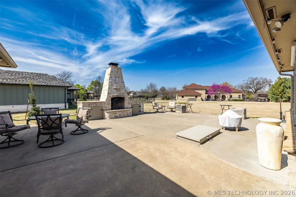 33389 S Coves Drive Afton, OK 74331
