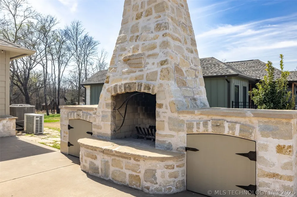 33389 S Coves Drive Afton, OK 74331