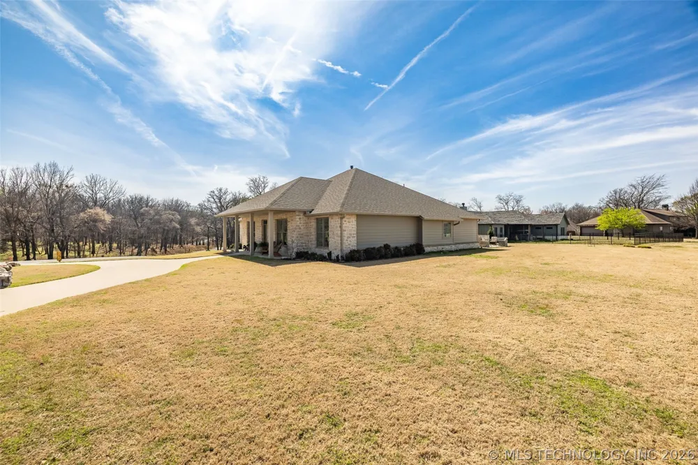 33389 S Coves Drive Afton, OK 74331