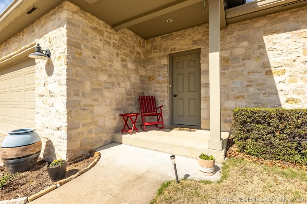 33389 S Coves Drive Afton, OK 74331