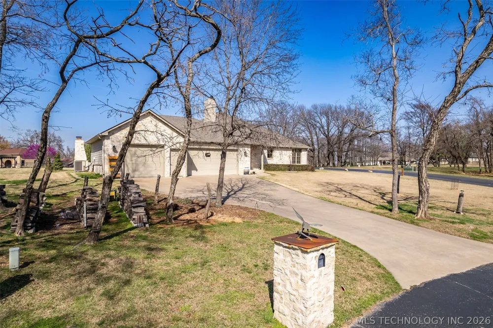 33389 S Coves Drive Afton, OK 74331