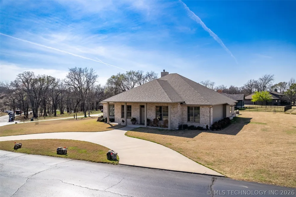 33389 S Coves Drive Afton, OK 74331