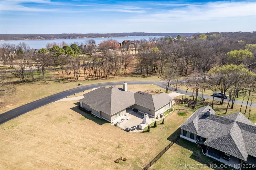 33389 S Coves Drive Afton, OK 74331
