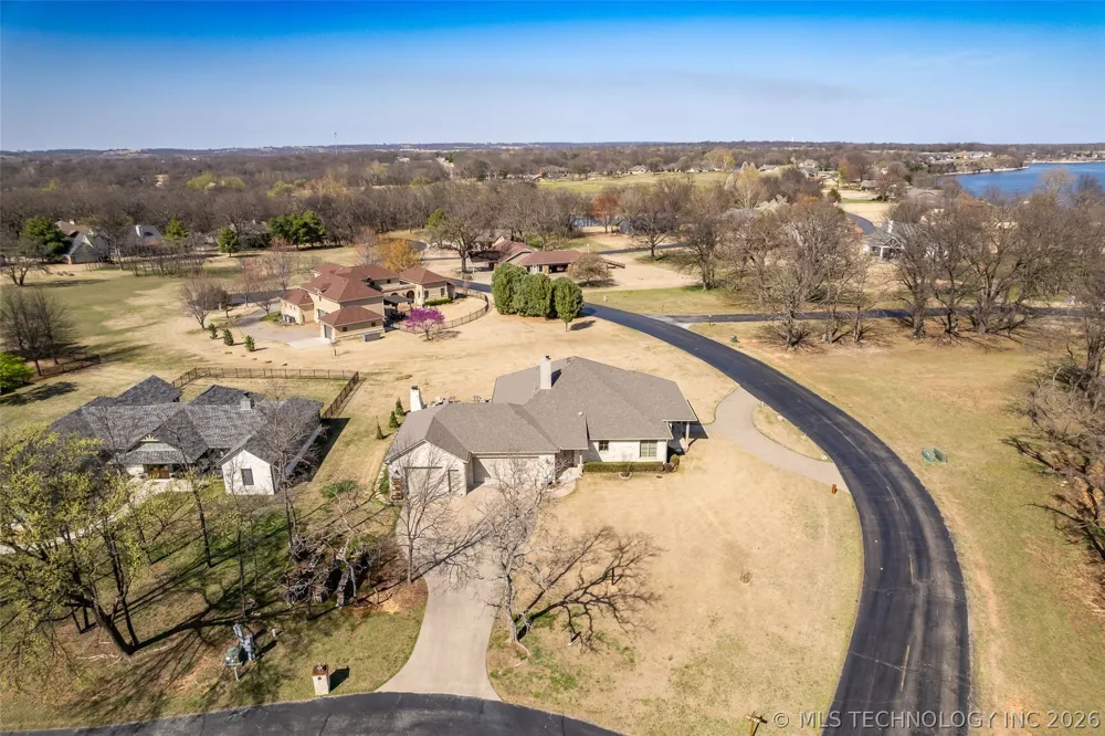 33389 S Coves Drive Afton, OK 74331