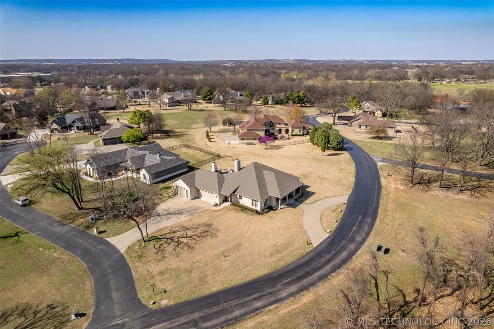 33389 S Coves Drive Afton, OK 74331
