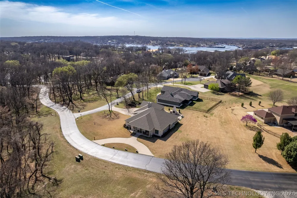 33389 S Coves Drive Afton, OK 74331