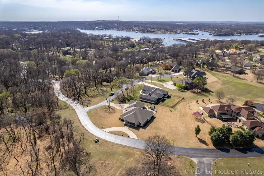 33389 S Coves Drive Afton, OK 74331
