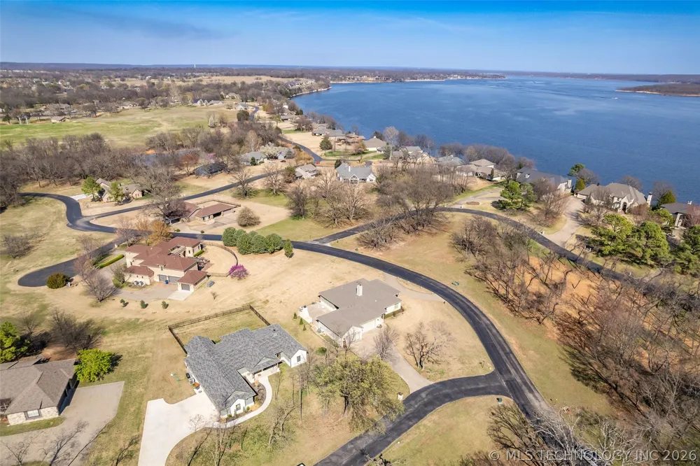 33389 S Coves Drive Afton, OK 74331