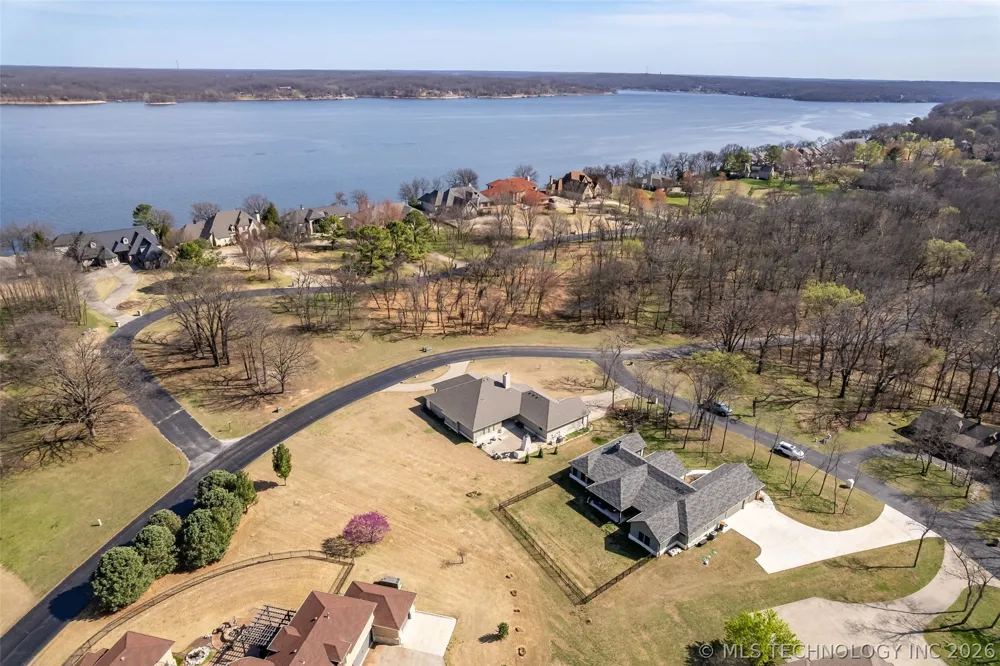 33389 S Coves Drive Afton, OK 74331