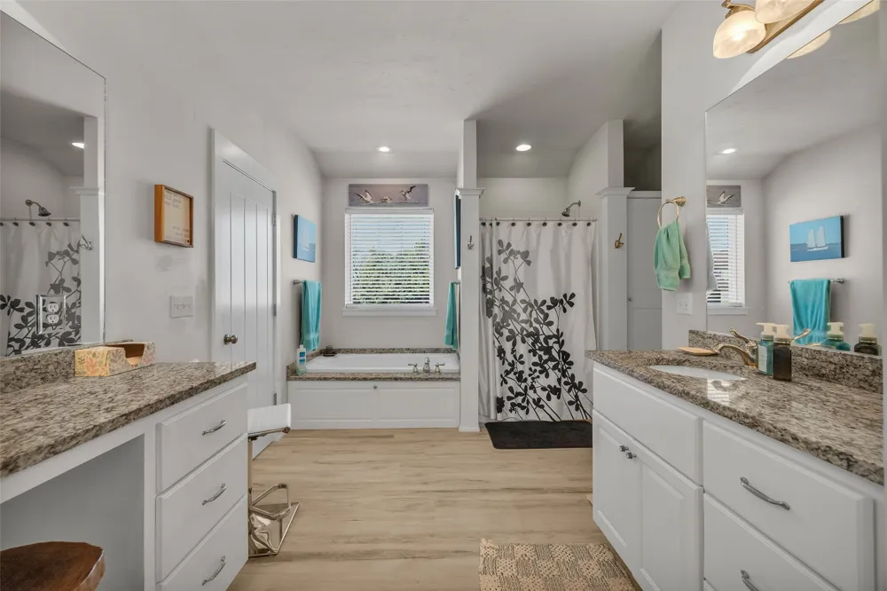 33389 S Coves Drive Afton, OK 74331