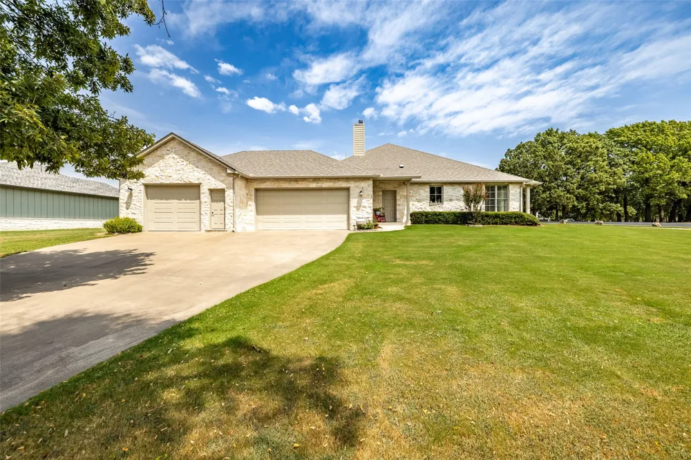 33389 S Coves Drive Afton, OK 74331