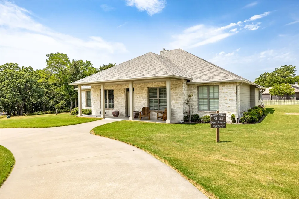 33389 S Coves Drive Afton, OK 74331