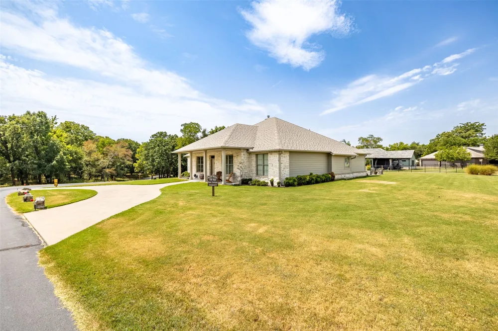 33389 S Coves Drive Afton, OK 74331