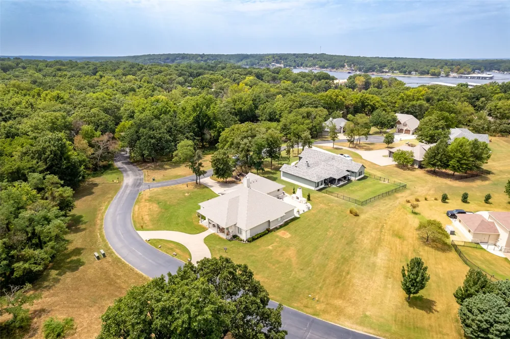 33389 S Coves Drive Afton, OK 74331