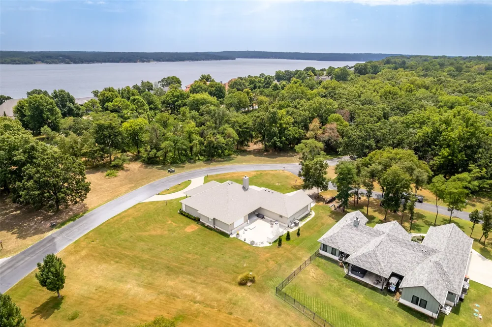 33389 S Coves Drive Afton, OK 74331