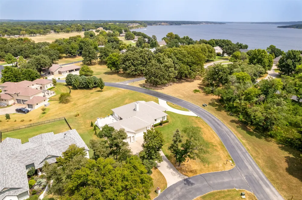 33389 S Coves Drive Afton, OK 74331