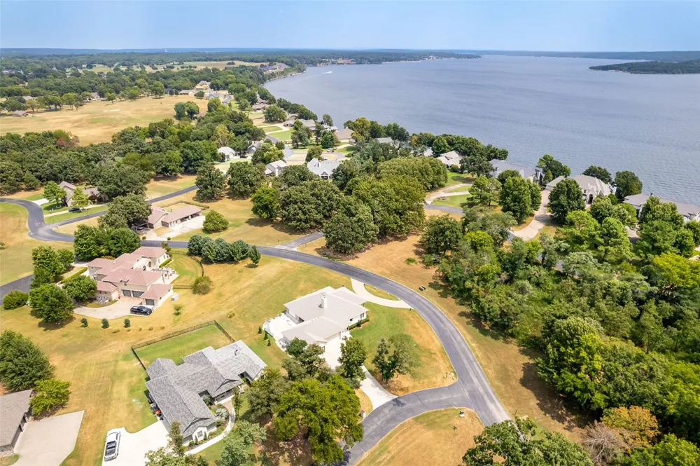 33389 S Coves Drive Afton, OK 74331