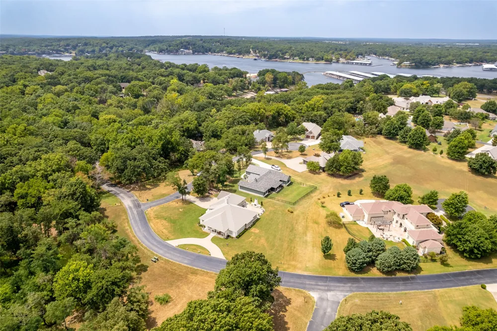 33389 S Coves Drive Afton, OK 74331