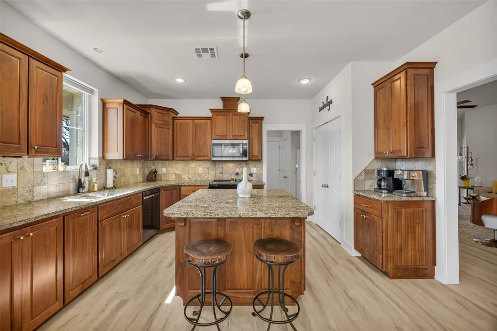 33389 S Coves Drive Afton, OK 74331