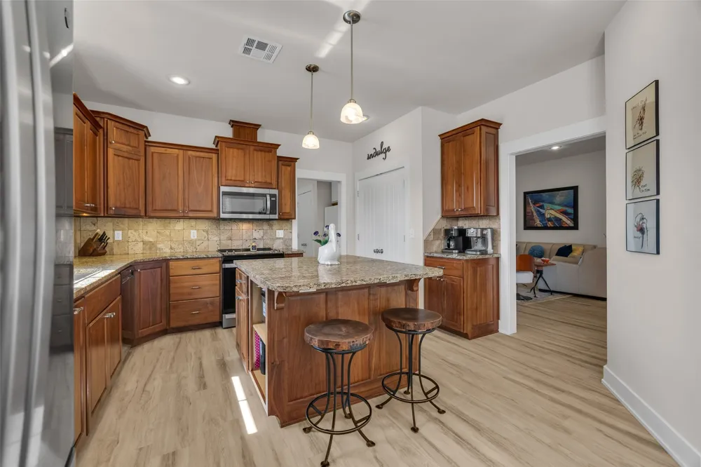 33389 S Coves Drive Afton, OK 74331