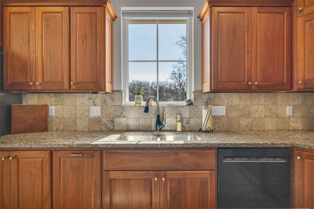 33389 S Coves Drive Afton, OK 74331