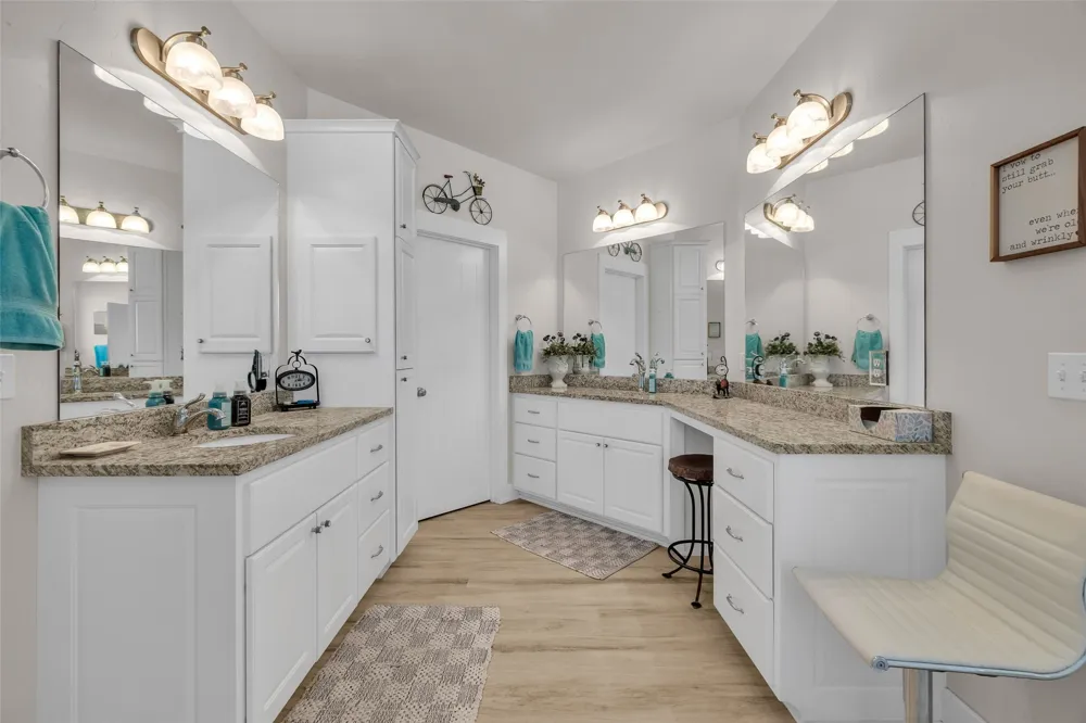 33389 S Coves Drive Afton, OK 74331