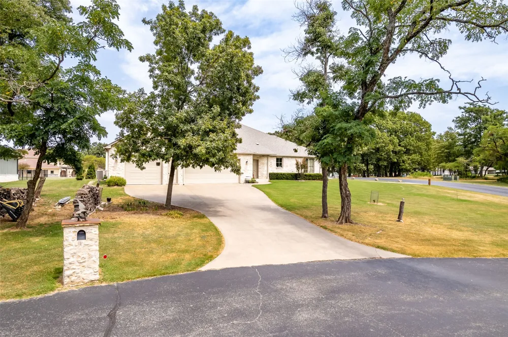 33389 S Coves Drive Afton, OK 74331