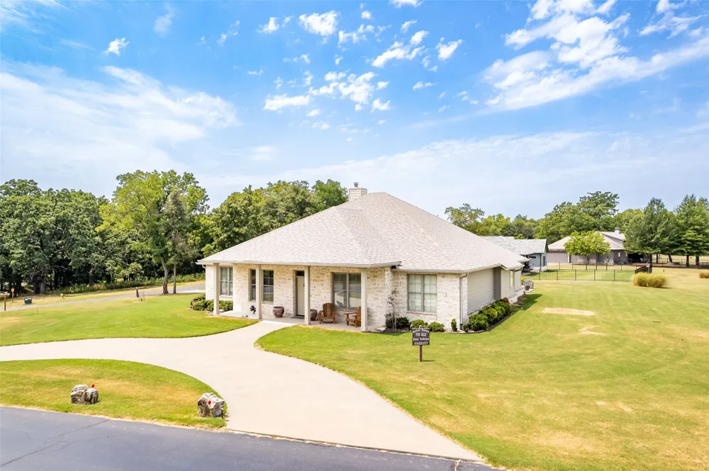 33389 S Coves Drive Afton, OK 74331