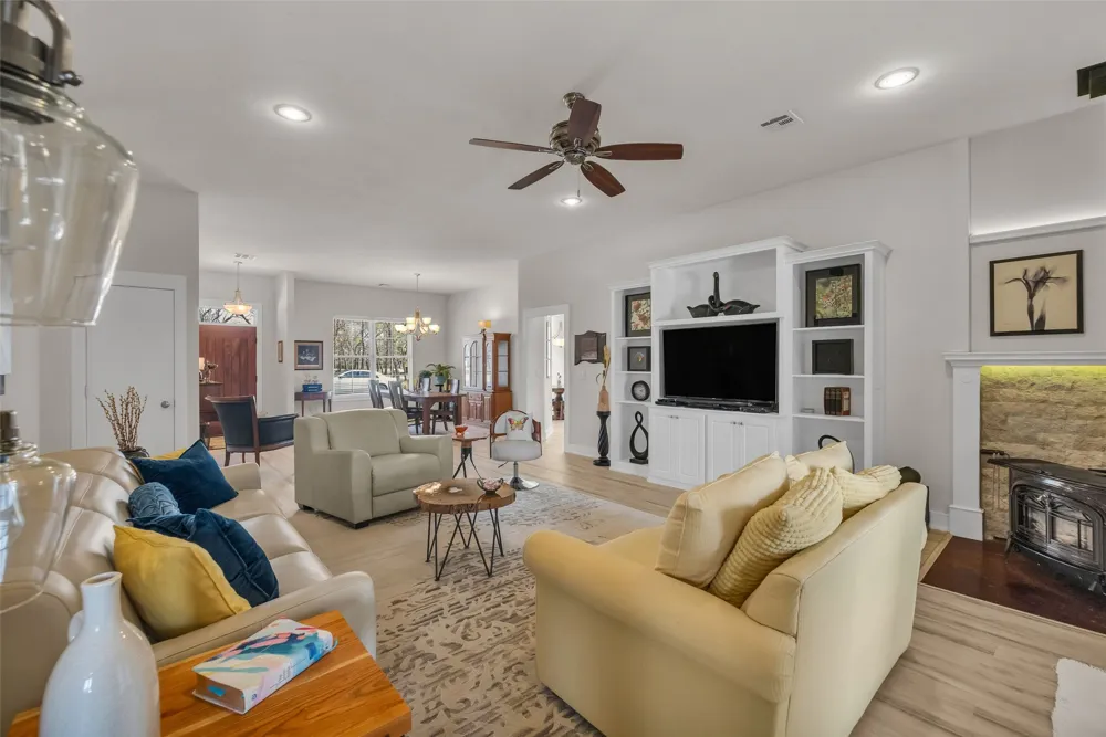 33389 S Coves Drive Afton, OK 74331
