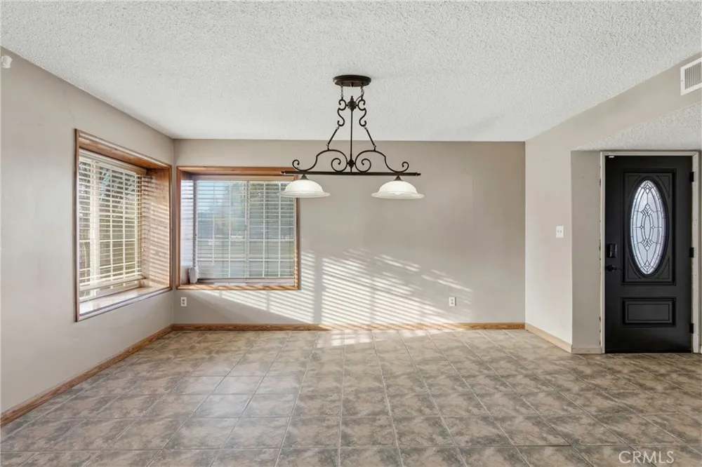 6317 Scenic Way Bakersfield, CA 93309