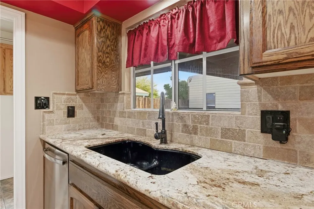 6317 Scenic Way Bakersfield, CA 93309