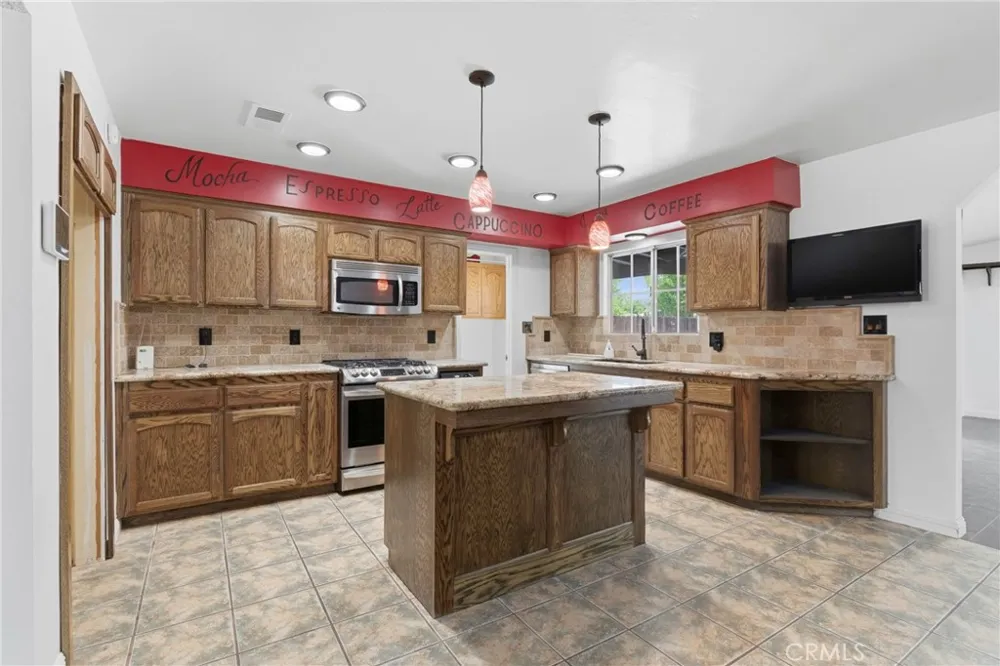 6317 Scenic Way Bakersfield, CA 93309